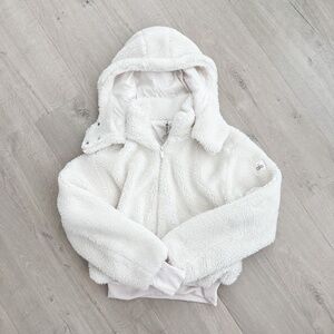 Alo Yoga Faux Fur Foxy Jacket in Ivory, Sz M